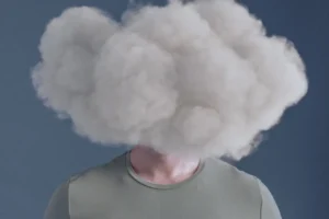 É possível ganhar dinheiro na internet sem mostrar o rosto e sem aparecer?